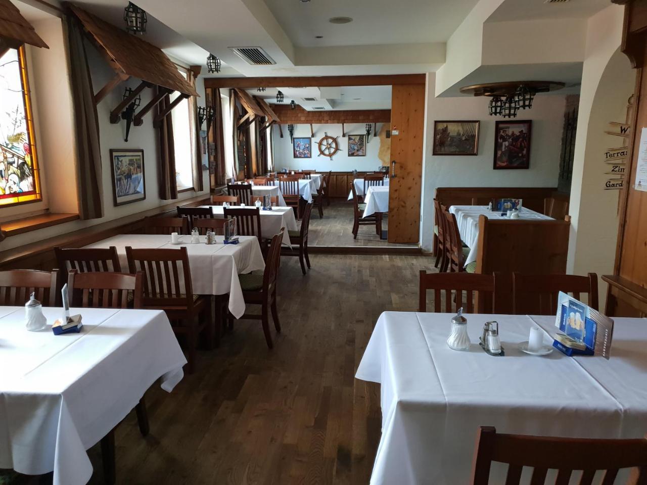 Pirates Hotel Hainburg an der Donau Extérieur photo